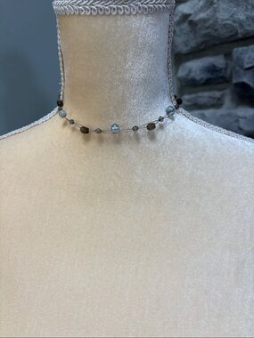 Delicate Beaded Choker Necklace in Gray and Brown